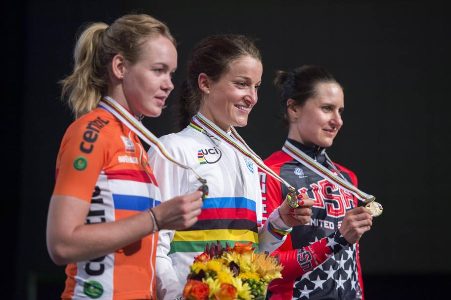 Il podio di Richmond. Da sinistra: Anna Van Der Breggen (argento), Elizabeth Armitstead (oro), Megan Guarnier (bronzo). Epa